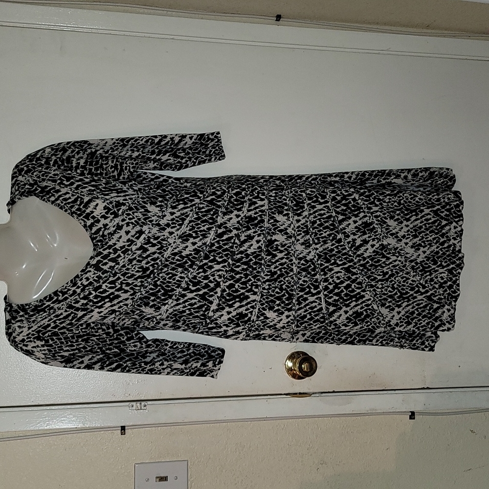 Dunia snake print dress 3/4 sleeve lightweight texture